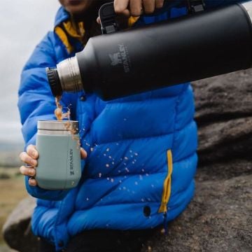 Stanley Klasik Vakumlu 2.3 Litre Çelik Termos Siyah