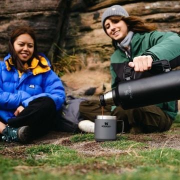 Stanley Klasik Vakumlu 2.3 Litre Çelik Termos Siyah