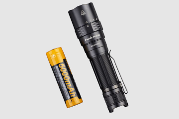 FENİX PD40R 3000 LÜMEN EL FENERİ MZ