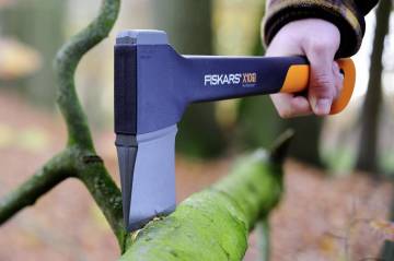 Fiskars X10 Kılıflı Kamp Baltası 1015619