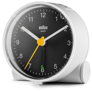 BRAUN BC01WB BEYAZ-SİYAH KLASiK ANALOG ALARMLI MASA SAATİ