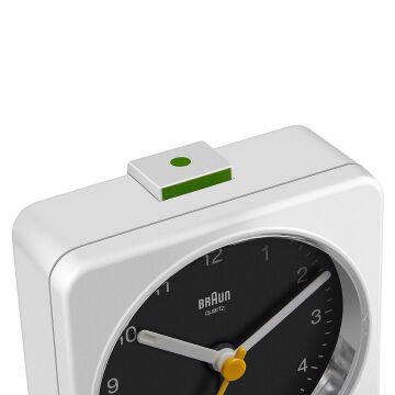 BRAUN BC03WB BEYAZ-SİYAH KLASİK SEYAHAT ANALAOG ALARMLI MASA SAATİ