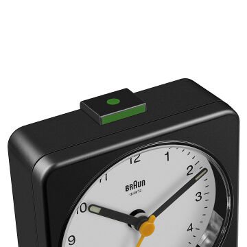 BRAUN BC03BW SİYAH-BEYAZ KLASİK SEYAHAT ANALAOG ALARMLI MASA SAATİ
