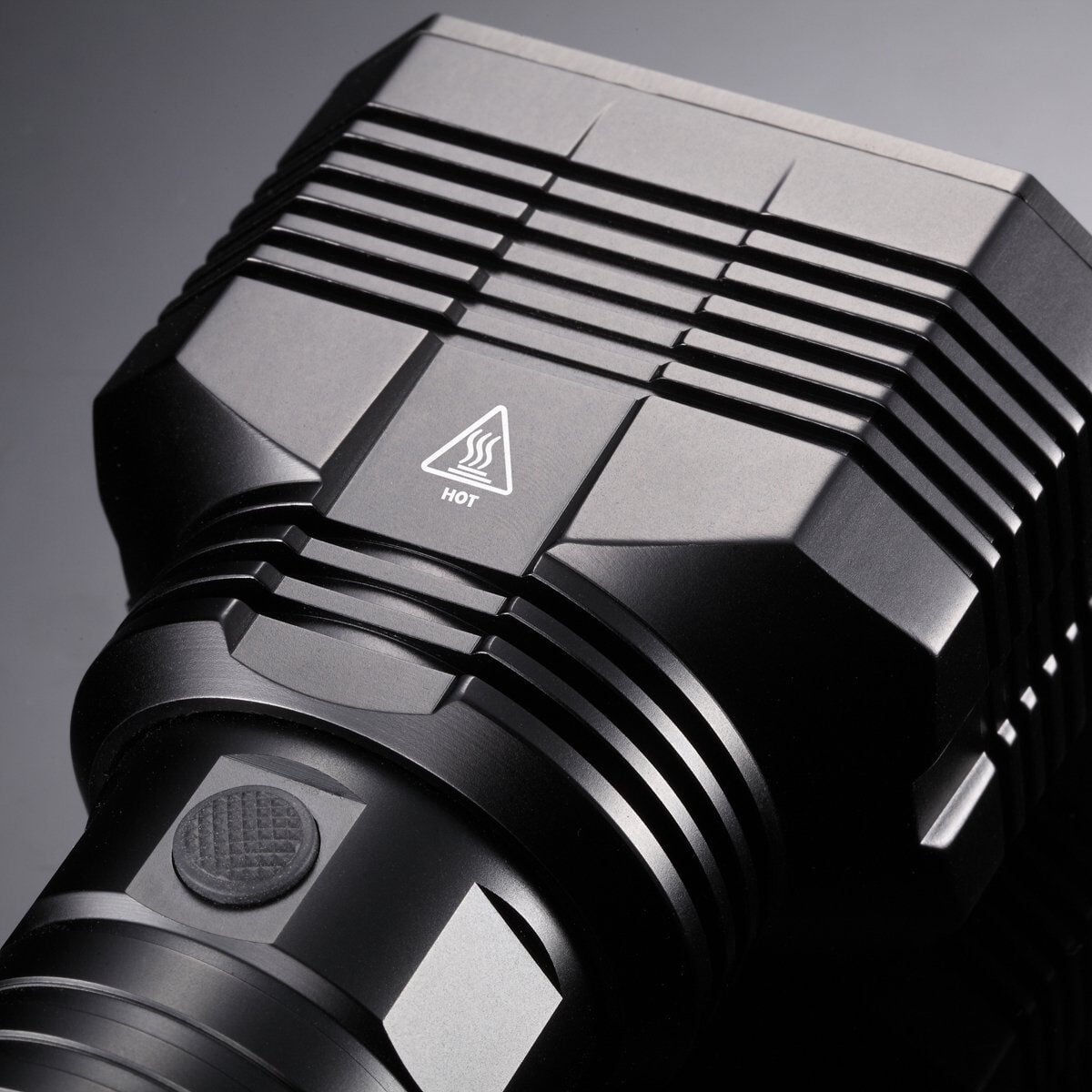 Nitecore Eax 2000 Lümen El Feneri (8xaa)