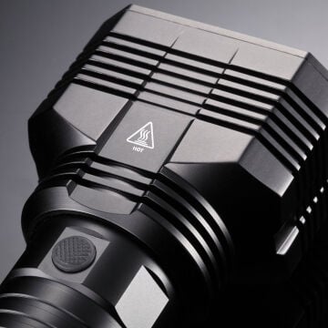 Nitecore Eax 2000 Lümen El Feneri (8xaa)