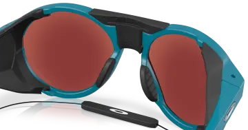 Oakley Clifden Prizm Snow Black Iridium Matte Balsam Outdoor Dağcı Erkek Gözlük OO9440-2756
