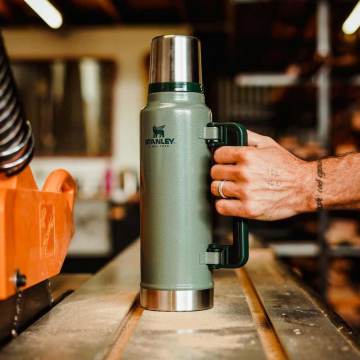 Stanley Klasik Vakumlu Çelik Termos 1.4 Lt - Yeşil