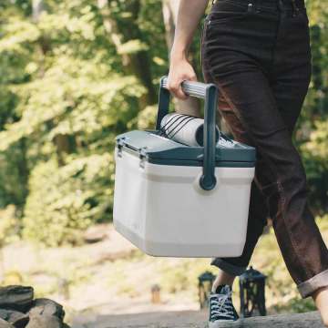 Stanley Adventure Taşınabilir Soğutucu Kamp Buzluğu 28 LT 28 LT - Beyaz