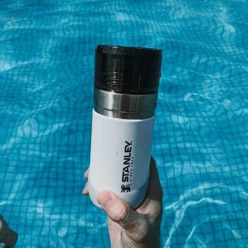 Stanley Vakumlu Go Paslanmaz Çelik Su Termosu 0.47 LT 0,47 LT - Beyaz