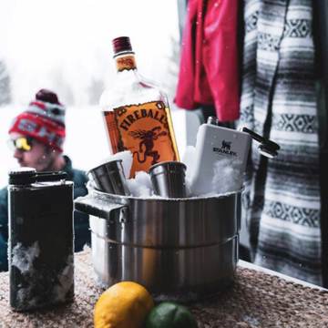 Stanley Klasik Paslanmaz Çelik Cep Matarası 0.23 LT Lacivert