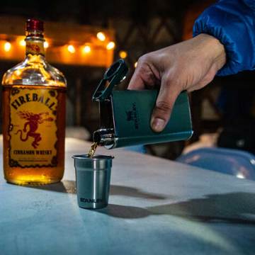 Stanley Klasik Paslanmaz Çelik Cep Matarası 0.23 LT Lacivert