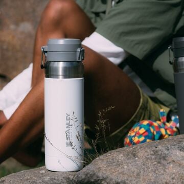 Stanley The Quick Flip Paslanmaz Çelik Termos 1.06 LT Beyaz