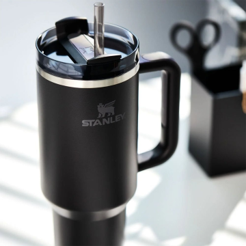 Stanley Quencher Pipetli Termos Bardak 1.18 Lt Siyah