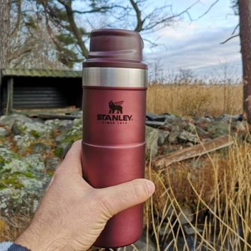 Stanley Klasik Trigger-Action Termos Bardak 0,47 LT - Bordo